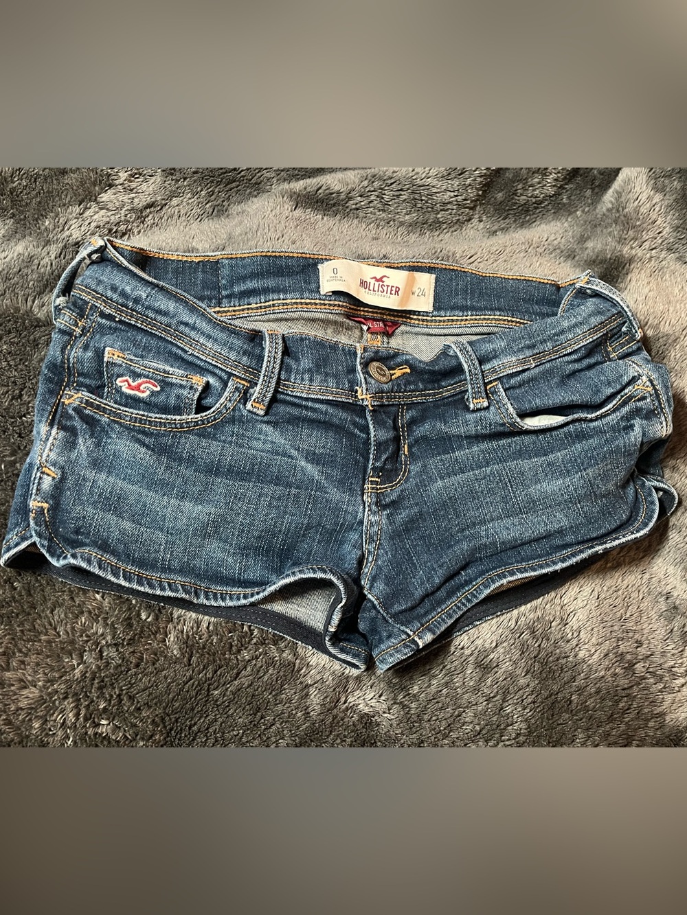 Hollister Y2K Denim Mini Shorts Size 0 .w24